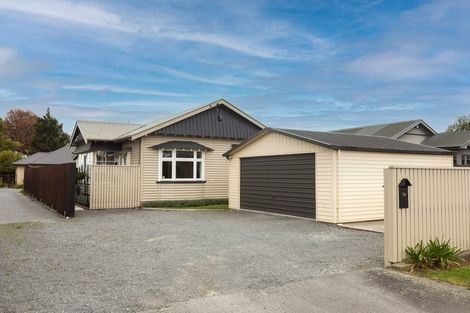 Photo of property in 74 Selwyn Street, Somerfield, Christchurch, 8024