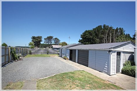 Photo of property in 27 Punga Street, Tangimoana, 4822