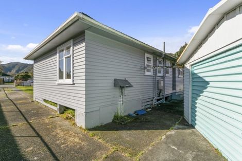 Photo of property in 17 Mckay Street, Wainuiomata, Lower Hutt, 5014