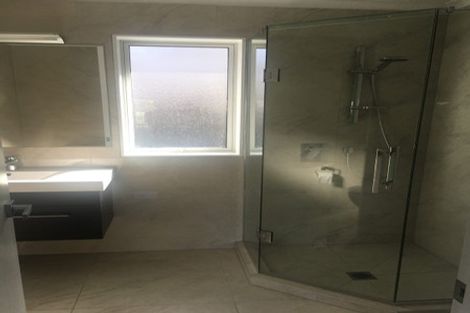 Photo of property in 40 Corricvale Way, Northcross, Auckland, 0630