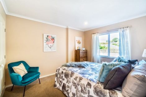 Photo of property in 48 Hogarth Rise, West Harbour, Auckland, 0618