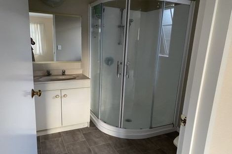 Photo of property in 16 Rosebank Avenue, Kelvin Grove, Palmerston North, 4414