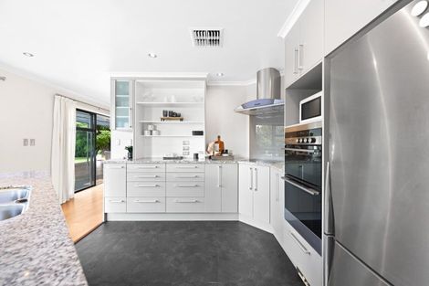 Photo of property in 16 Hampshire Court, Flagstaff, Hamilton, 3210