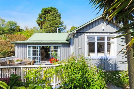 Photo of property in 17 Dale Road, Raumati South, Paraparaumu, 5032