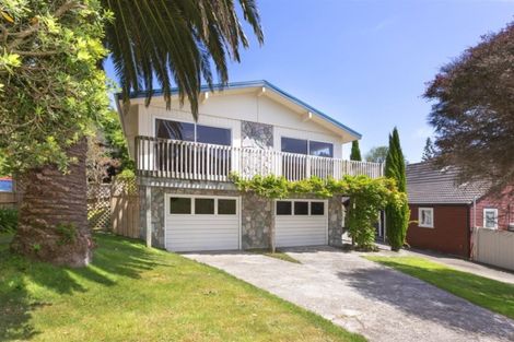 Photo of property in 20 Oak Avenue, Paremata, Porirua, 5024