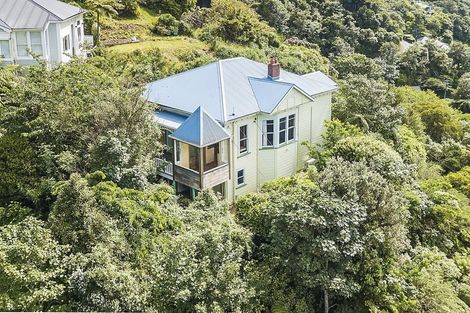 Photo of property in 39 Garden Road, Northland, Wellington, 6012