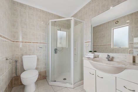 Photo of property in 12 Mackwell Road, Fairview Heights, Auckland, 0632