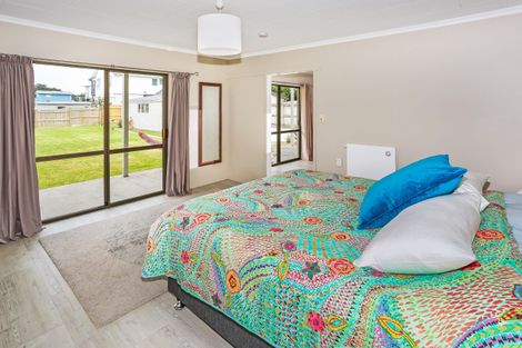 Photo of property in 84 Wharf Road, Clarks Beach, Pukekohe, 2679