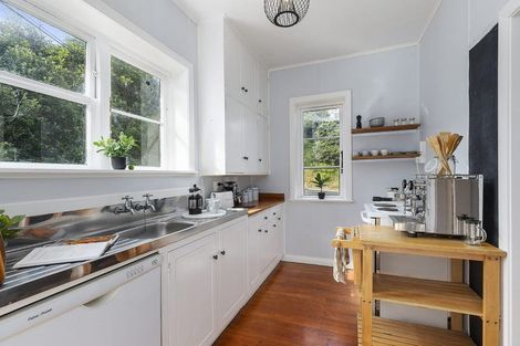 Photo of property in 129 Onslow Road, Khandallah, Wellington, 6035