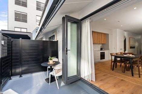 Photo of property in 1/11 Courtenay Place, Te Aro, Wellington, 6011