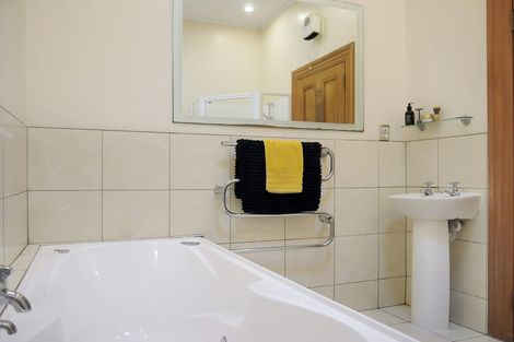 Photo of property in 33 Reuben Avenue, Brooklyn, Wellington, 6021