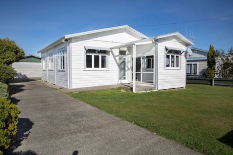 Photo of property in 50 Burns Street, Dannevirke, 4930