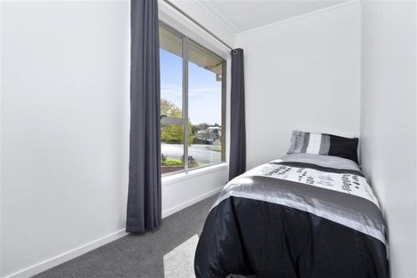 Photo of property in 1/33 Butterworth Drive, Glendene, Auckland, 0602