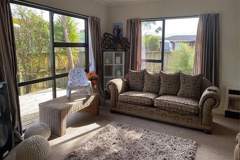 Photo of property in 3 Atarau Grove, Paraparaumu, 5032