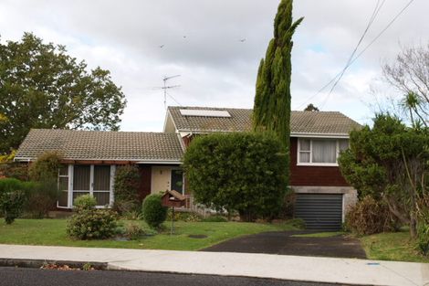 Photo of property in 39 Trelawn Place, Cockle Bay, Auckland, 2014