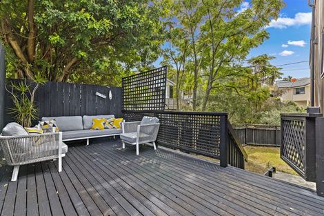 Photo of property in 1/663a Beach Road, Rothesay Bay, Auckland, 0630