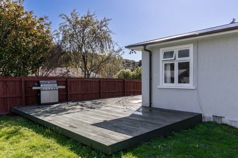 Photo of property in 49 Hampden Street, Picton, 7220