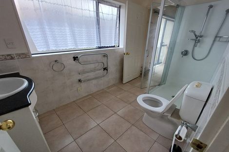 Photo of property in 12 Graham Collins Drive, Windsor Park, Auckland, 0632