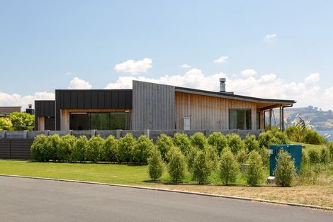 Photo of property in 6 Kuiwai Drive, Rainbow Point, Taupo, 3330