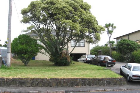 Photo of property in 97 Awaroa Road, Sunnyvale, Auckland, 0612