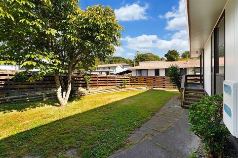 Photo of property in 2/76 Parrs Cross Road, Henderson, Auckland, 0612