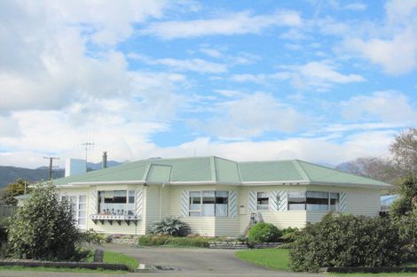 Photo of property in 96 Bartholomew Road, Levin, 5510