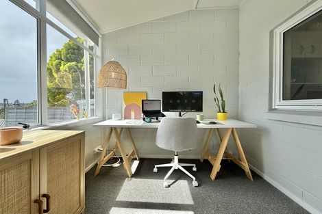 Photo of property in 26a Tower Hill, Stanmore Bay, Whangaparaoa, 0930