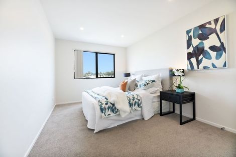 Photo of property in 6/60 Kelman Road, Kelston, Auckland, 0602