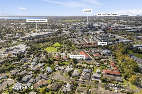 Photo of property in 11 Denyer Place, New Lynn, Auckland, 0600