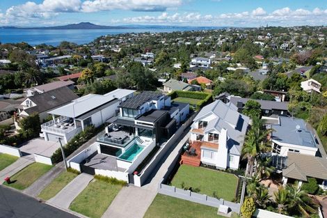 Photo of property in 26 Kowhai Road, Campbells Bay, Auckland, 0630