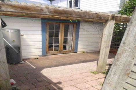 Photo of property in 124 Aro Street, Aro Valley, Wellington, 6021