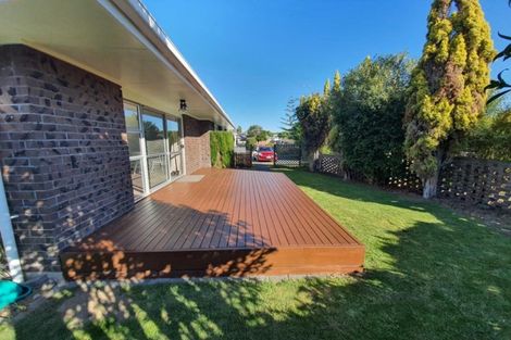 Photo of property in 2/23 South Street, Papakura, 2110