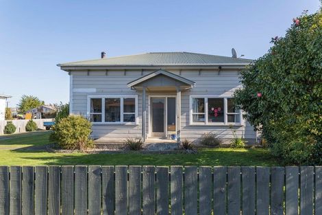 Photo of property in 66 Allardice Street, Dannevirke, 4930