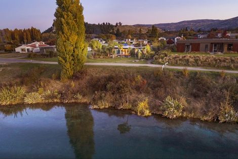 Photo of property in 10 Bridgewater Terrace, Albert Town, Wanaka, 9305