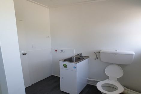 Photo of property in 3/40a West Coast Road, Glen Eden, Auckland, 0602