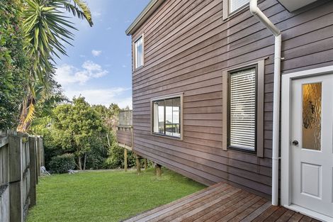 Photo of property in 2/60 Rangatira Road, Beach Haven, Auckland, 0626