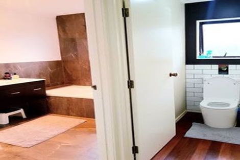 Photo of property in 2/20 Kamara Road, Glen Eden, Auckland, 0602