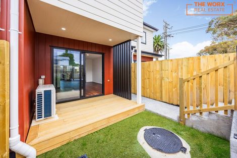 Photo of property in 56e Cyclamen Road, Mangere, Auckland, 2022