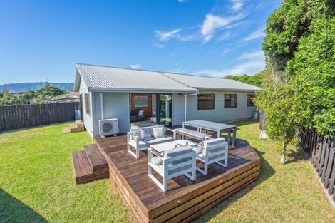 Photo of property in 65 Queens Road, Waikanae Beach, Waikanae, 5036
