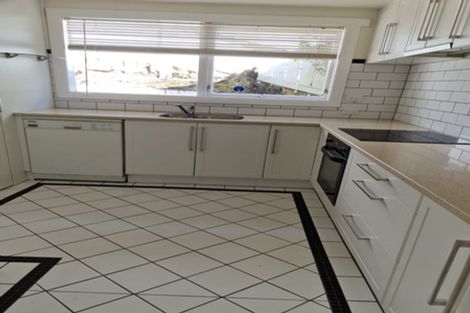 Photo of property in 17 Saint Michaels Crescent, Kelburn, Wellington, 6012