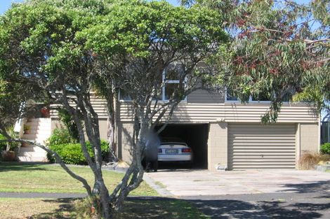 Photo of property in 1/9 Folkestone Street, Murrays Bay, Auckland, 0630