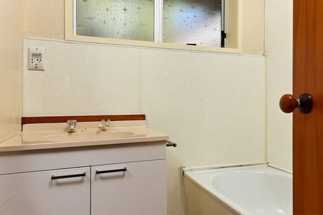 Photo of property in 1/106 Colwill Road, Massey, Auckland, 0614