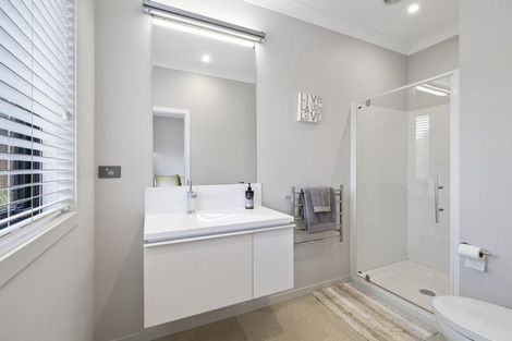 Photo of property in 35 Stonebrook Lane, Kelvin Grove, Palmerston North, 4470