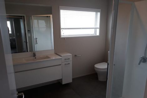 Photo of property in 2 Westpark Drive, Burnside, Christchurch, 8053