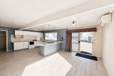 Photo of property in 15 Fields Road, Manurewa, Auckland, 2102