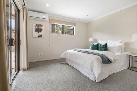 Photo of property in 8 Carisbrook Crescent, Papakura, 2110