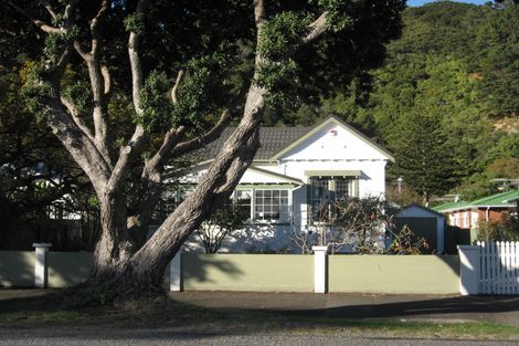 Photo of property in 113 Oroua Street, Eastbourne, Lower Hutt, 5013