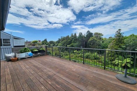 Photo of property in 34 Omata Road, Marfell, New Plymouth, 4310