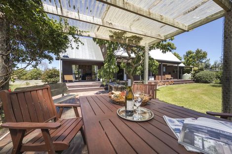 Photo of property in 9 Wanganui Road, Marton, 4710