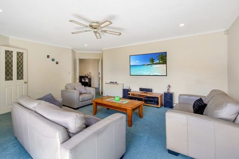 Photo of property in 16 Durrell Way, Rolleston, 7614